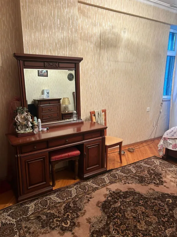 Satılır 3 otaqlı mənzil 128 m²