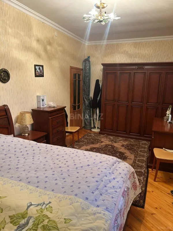 Satılır 3 otaqlı mənzil 128 m²