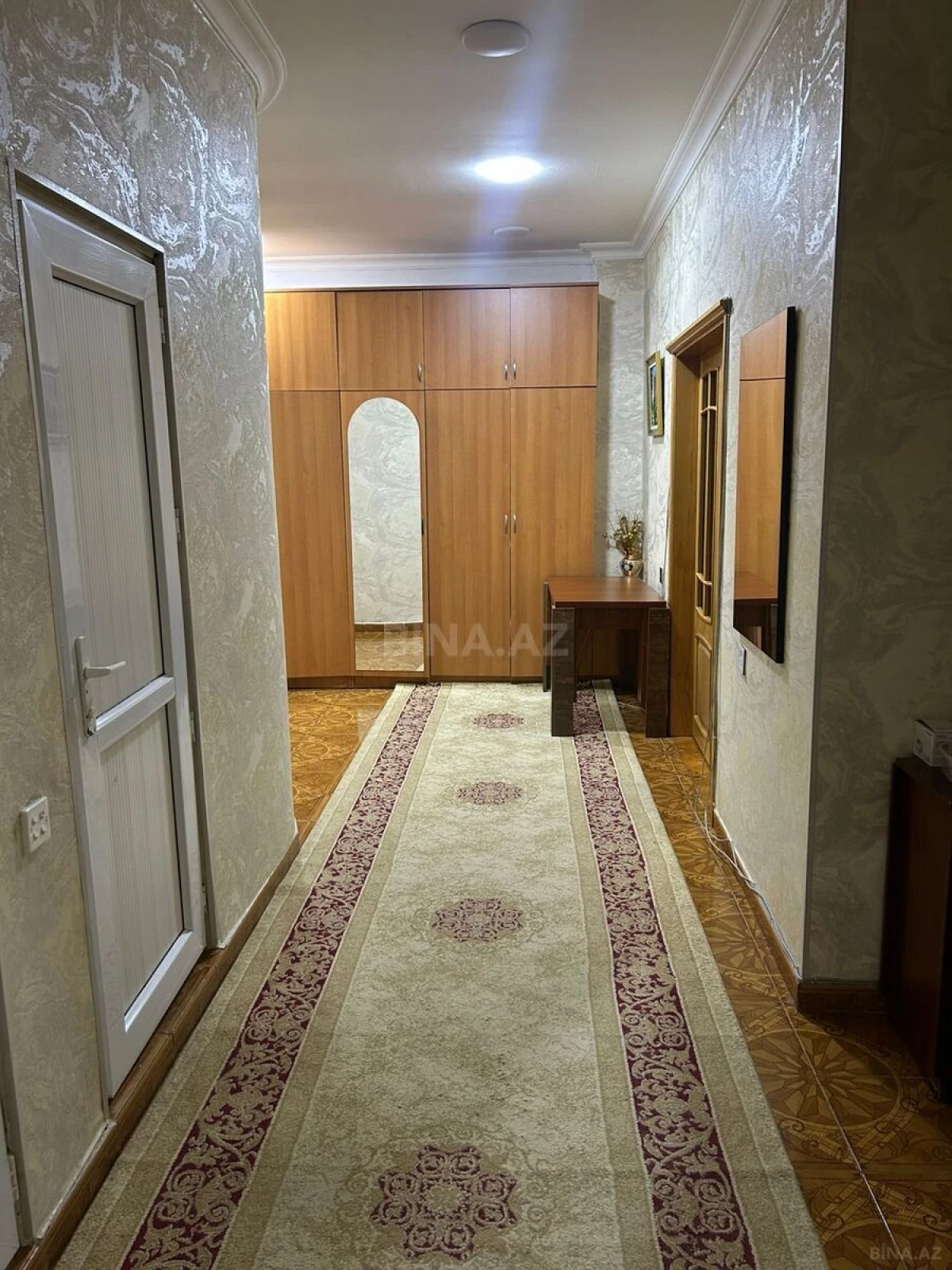 Satılır 3 otaqlı mənzil 128 m²