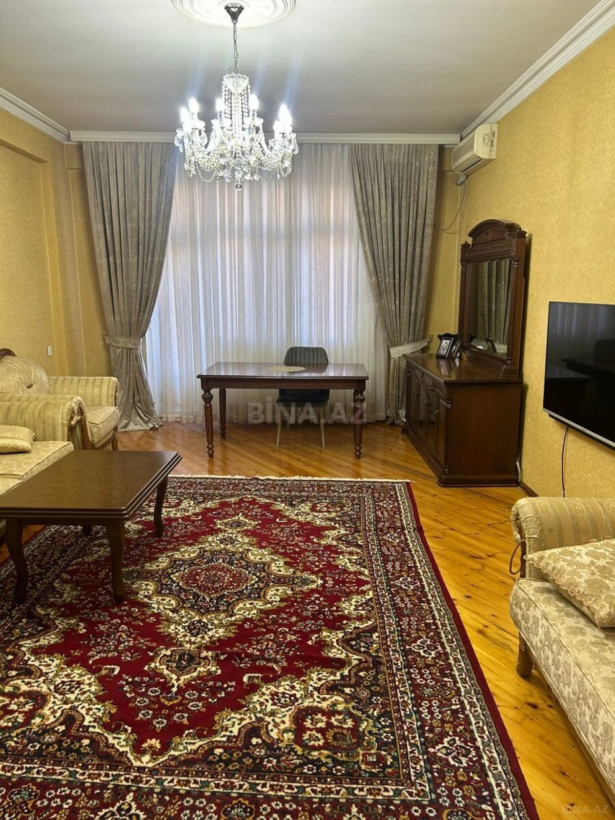 Satılır 3 otaqlı mənzil 128 m²