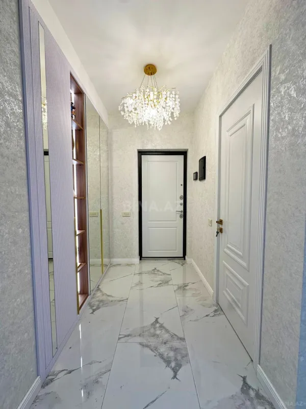 Satılır 4 otaqlı mənzil 110 m²