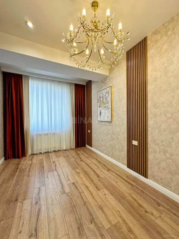 Satılır 4 otaqlı mənzil 110 m²