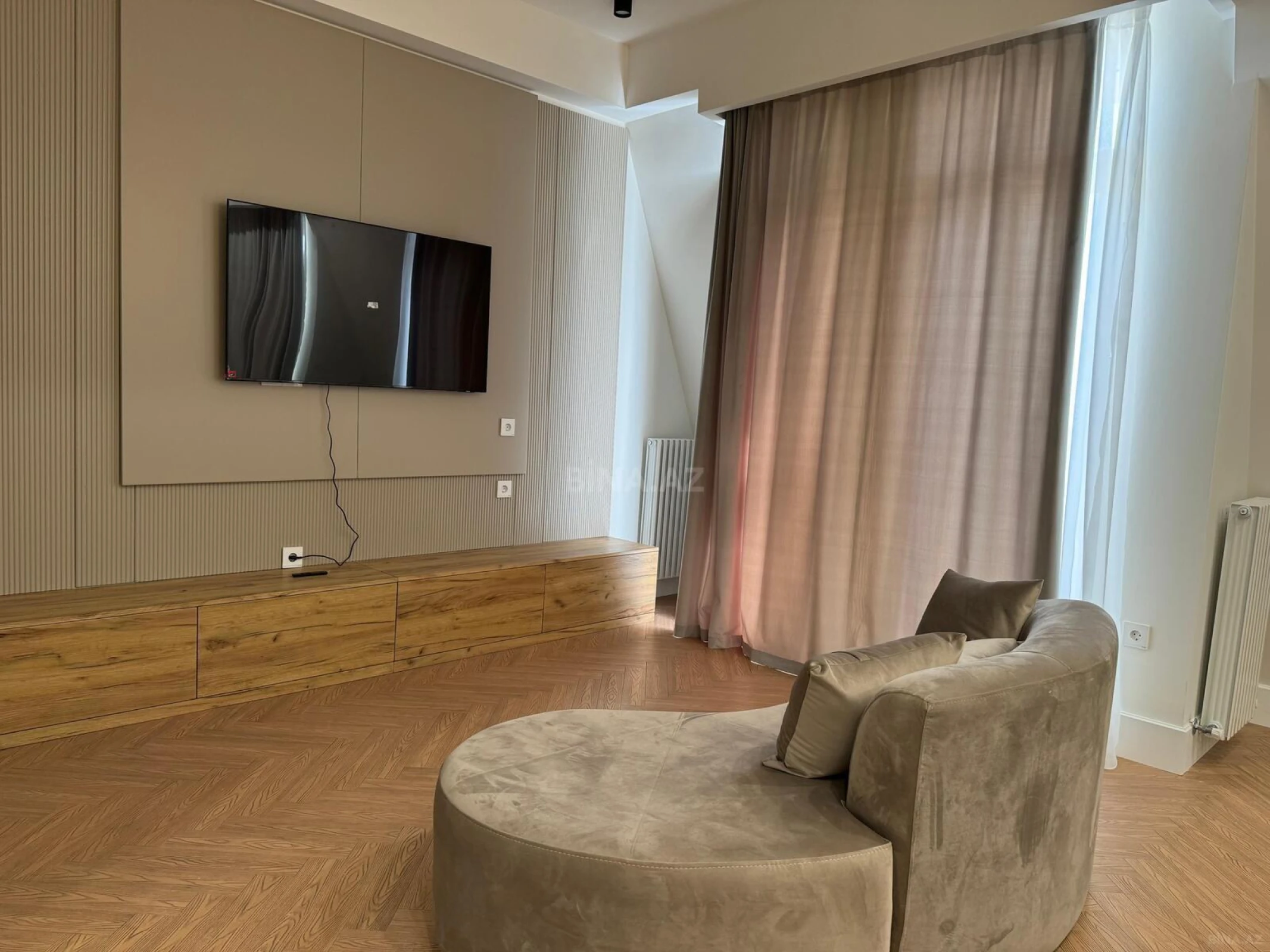 Kirayə verilir 2 otaqlı mənzil 80 m²