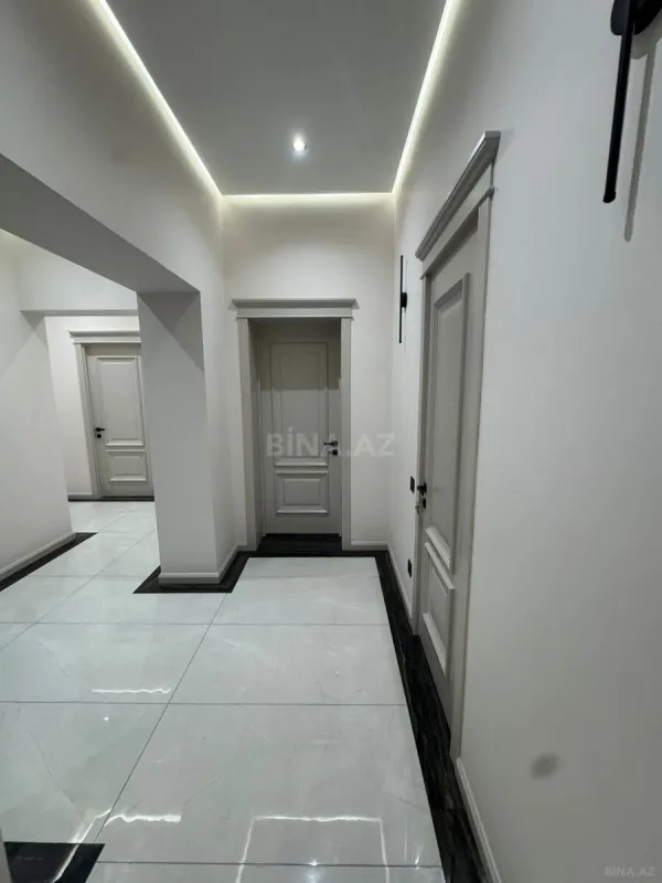 Kirayə verilir 3 otaqlı mənzil 130 m²