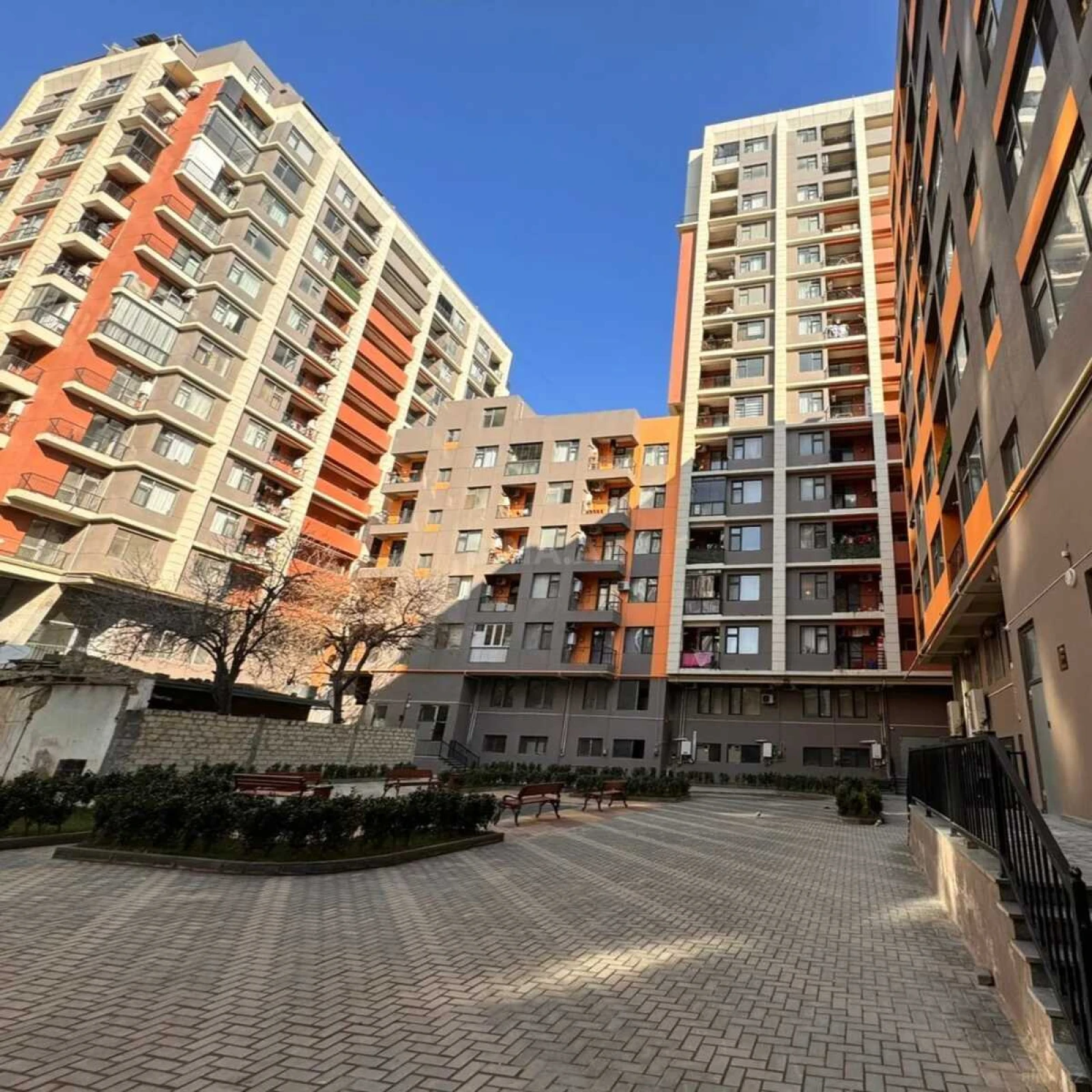 Kirayə verilir 2 otaqlı mənzil 82 m²
