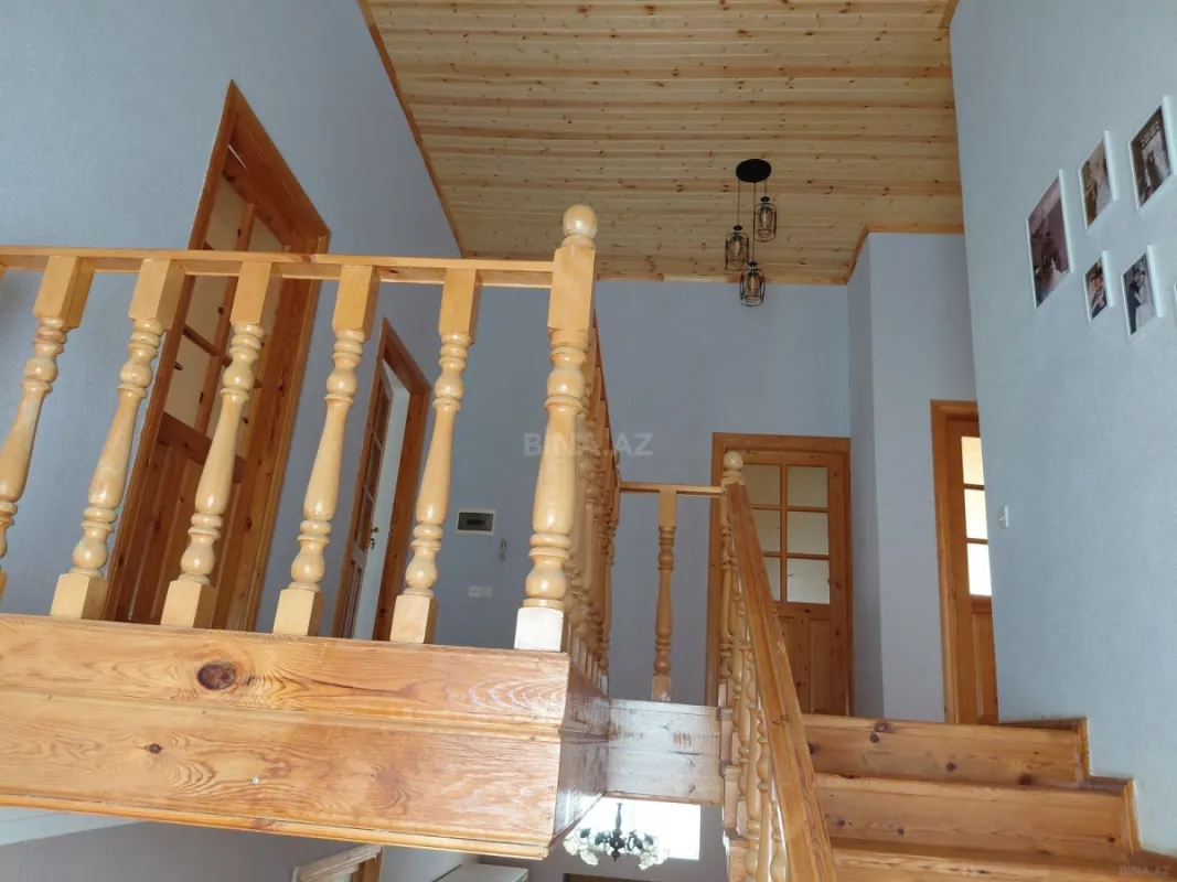 Satılır 6 otaqlı həyət evi 214 m²