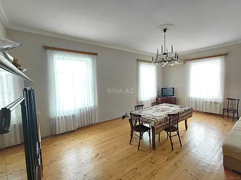 Satılır 6 otaqlı həyət evi 214 m²