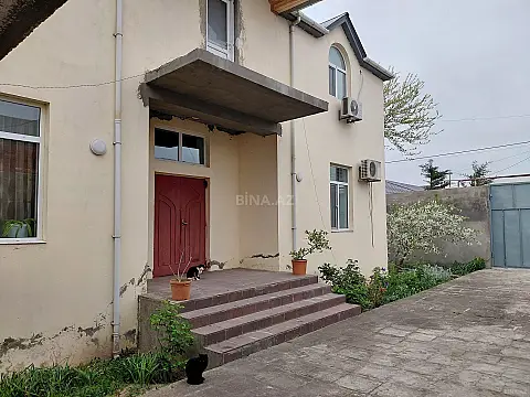 Satılır 6 otaqlı həyət evi 214 m²