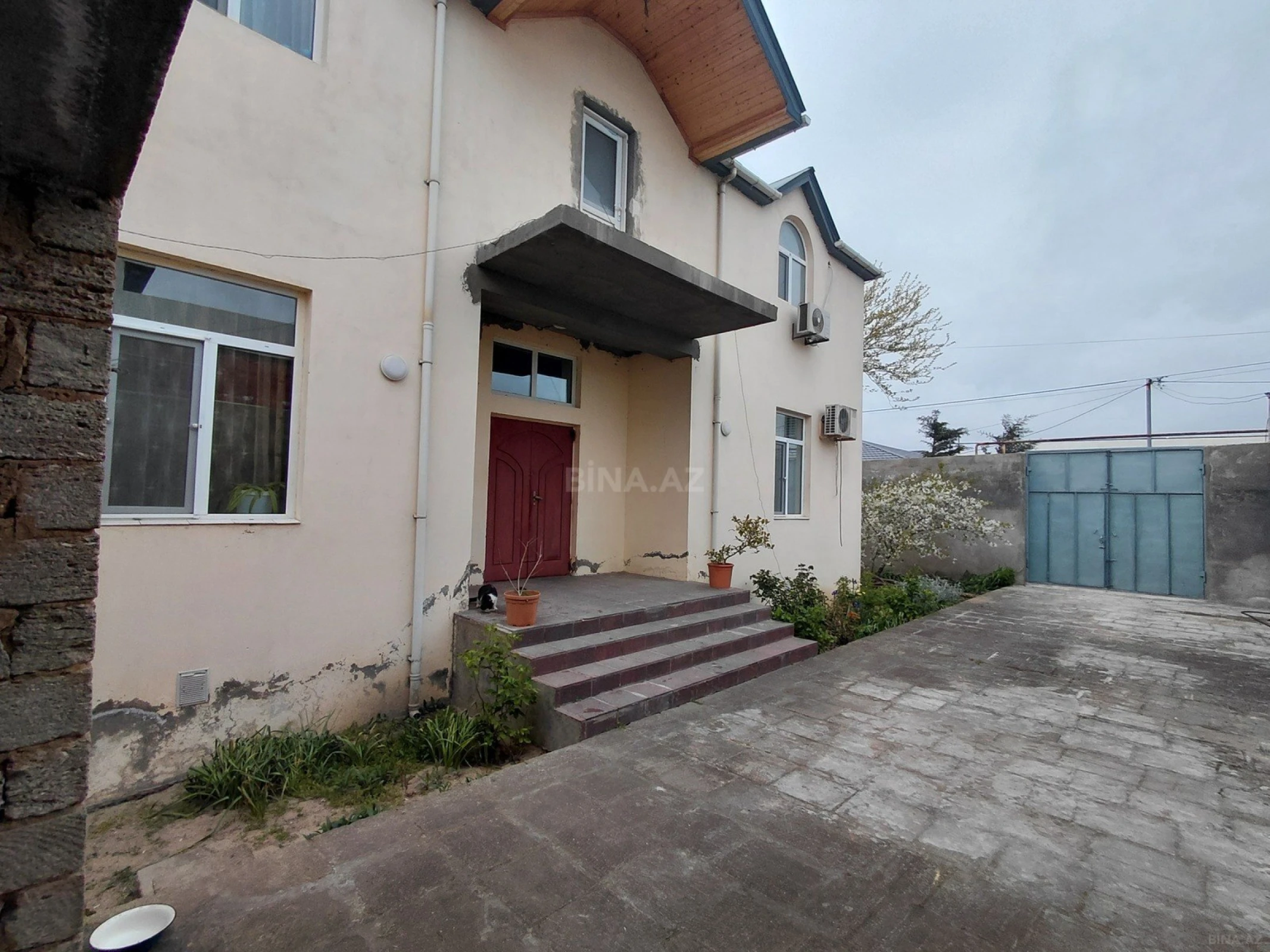 Satılır 6 otaqlı həyət evi 214 m²
