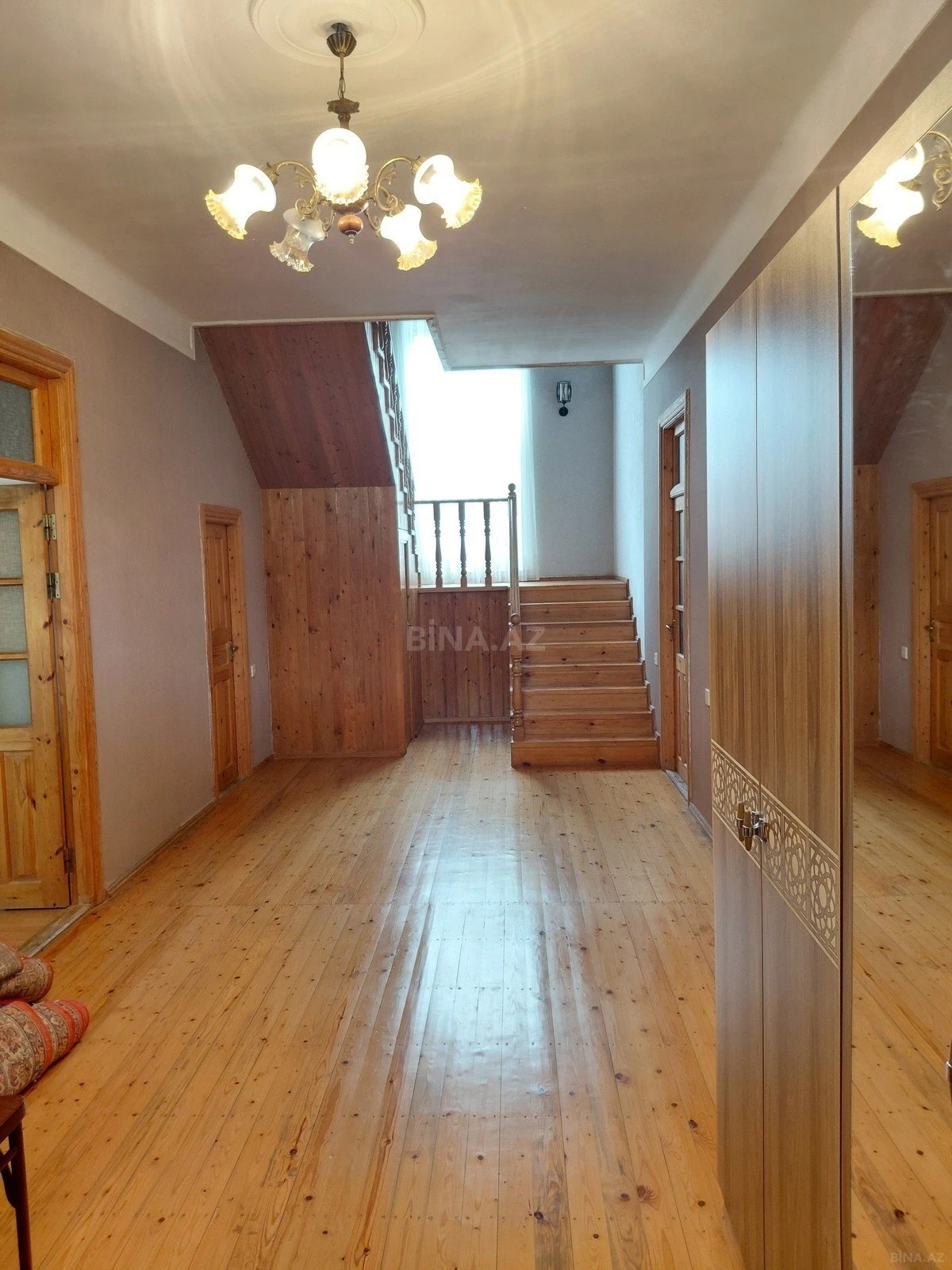 Satılır 6 otaqlı həyət evi 214 m²
