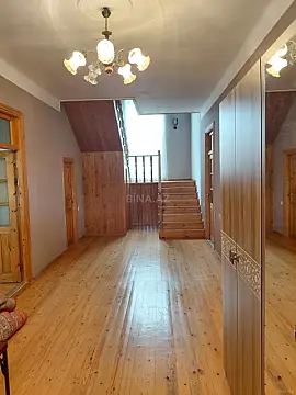 Satılır 6 otaqlı həyət evi 214 m²