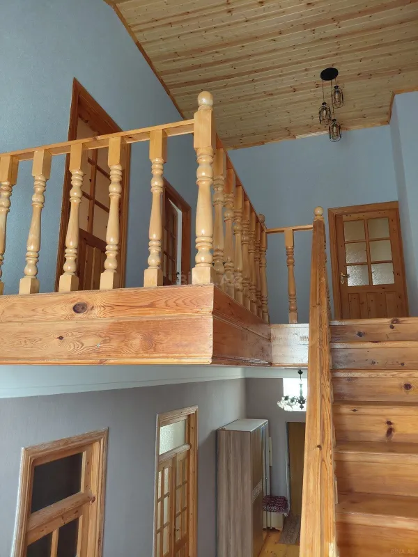 Satılır 6 otaqlı həyət evi 214 m²