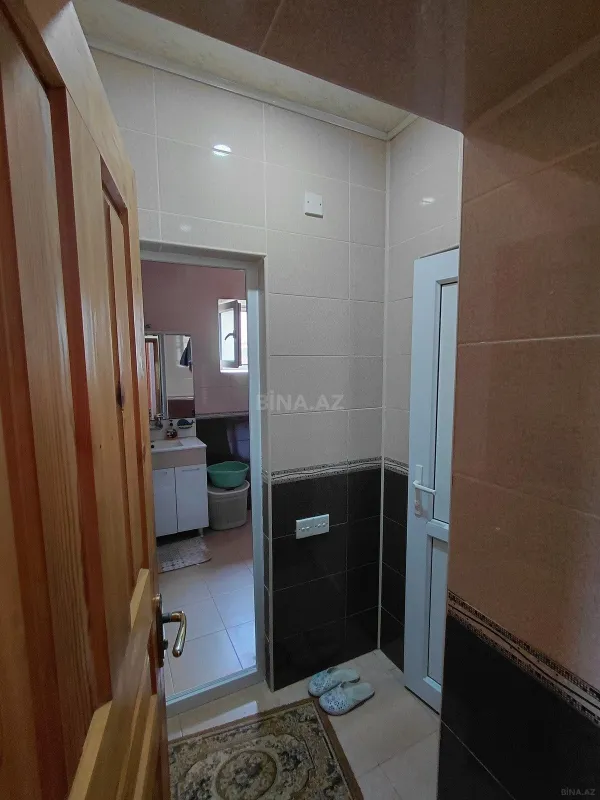 Satılır 6 otaqlı həyət evi 214 m²