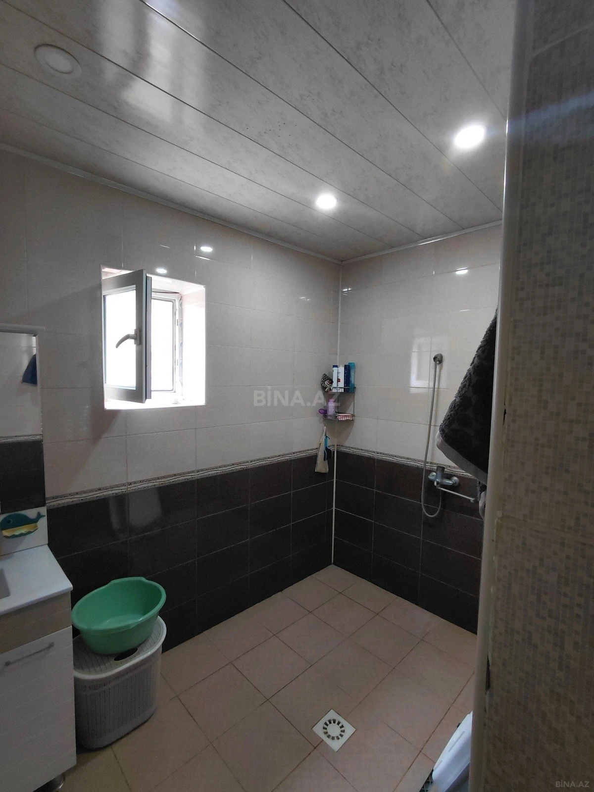 Satılır 6 otaqlı həyət evi 214 m²