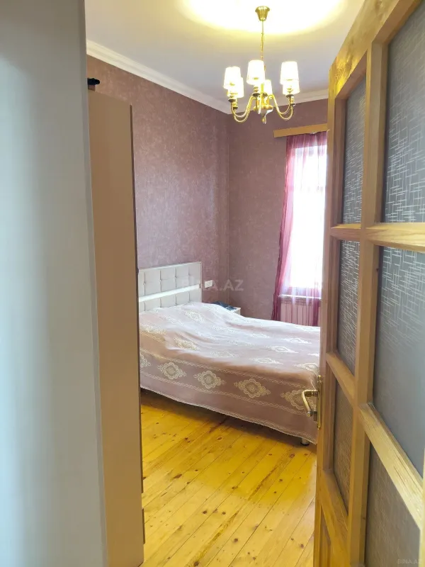 Satılır 6 otaqlı həyət evi 214 m²