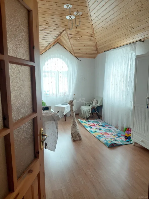 Satılır 6 otaqlı həyət evi 214 m²