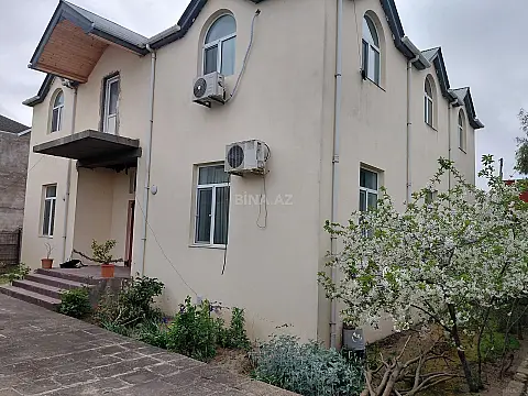 Satılır 6 otaqlı həyət evi 214 m²