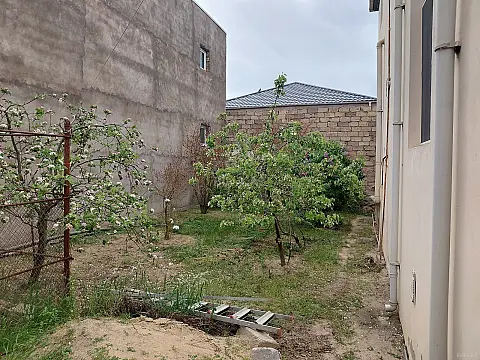 Satılır 6 otaqlı həyət evi 214 m²