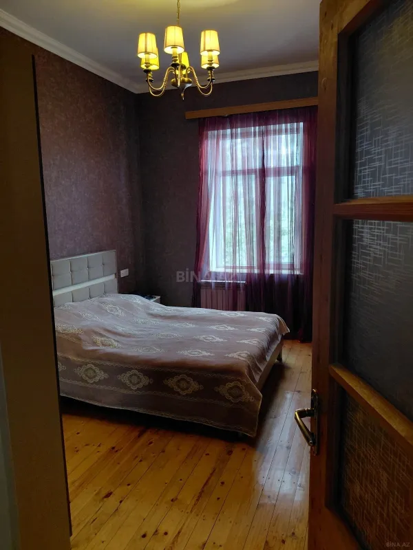 Satılır 6 otaqlı həyət evi 214 m²