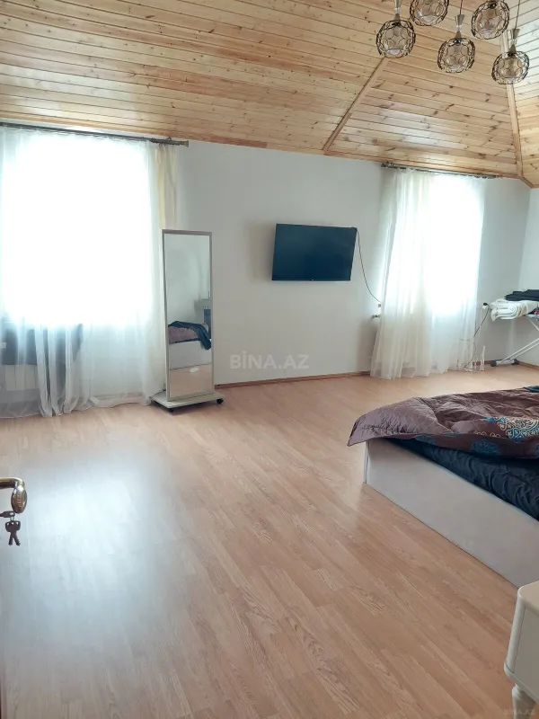 Satılır 6 otaqlı həyət evi 214 m²