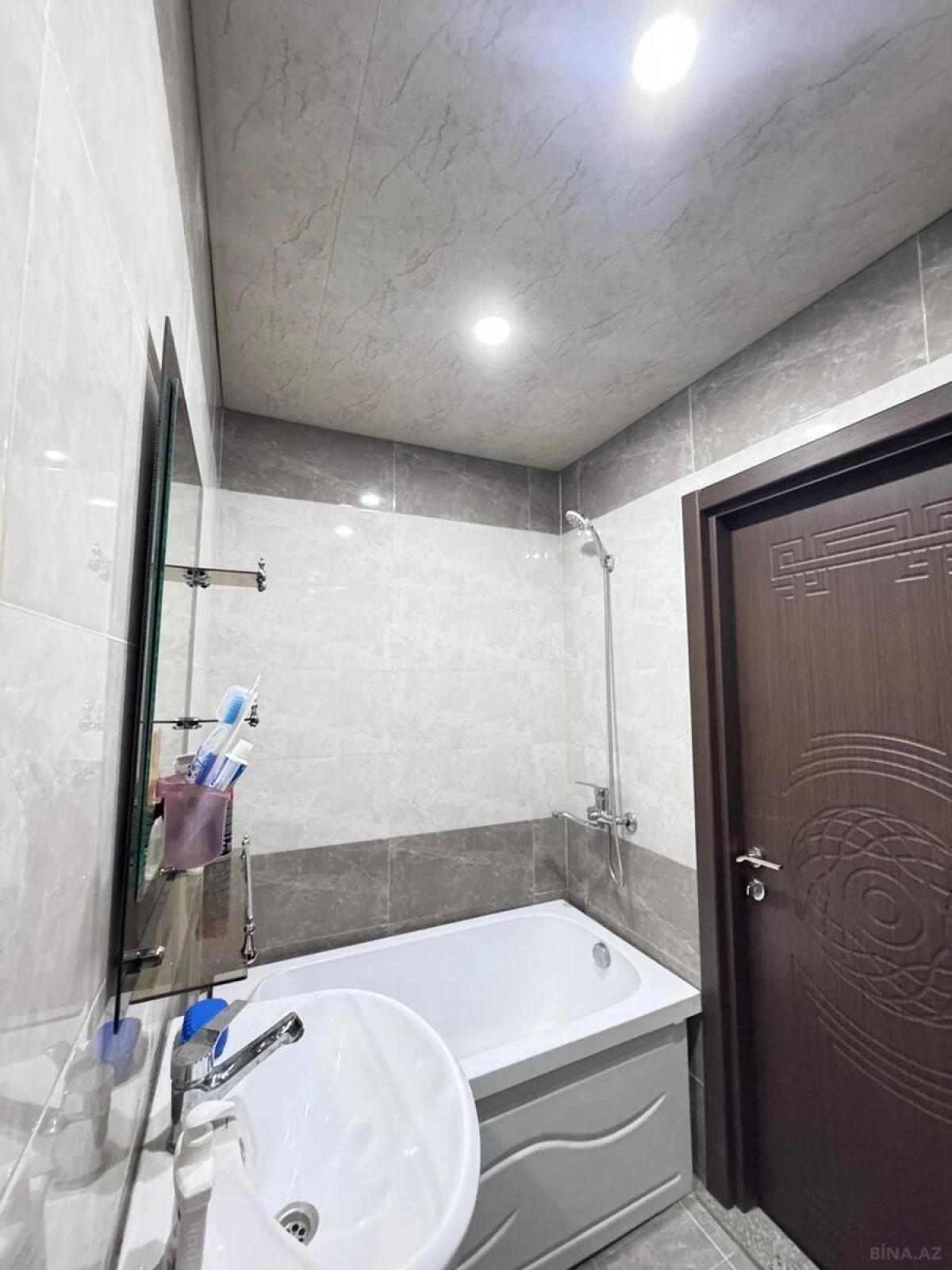 Satılır 1 otaqlı mənzil 45 m²