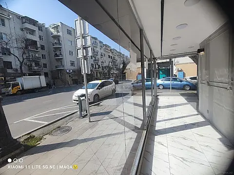 Kirayə verilir obyekt 130 m² — Bakı 130.00 m²