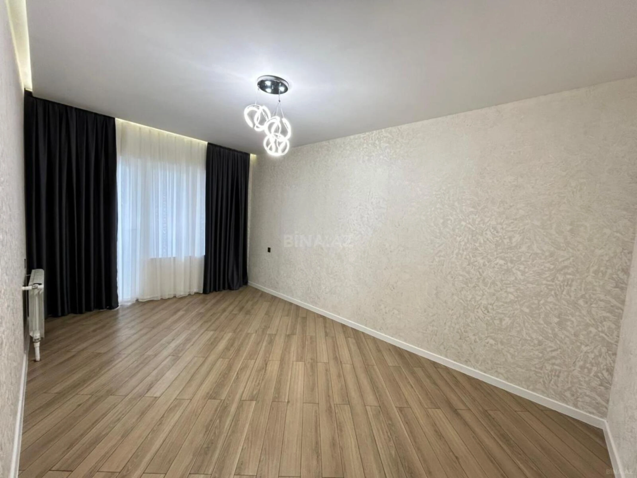 Satılır 4 otaqlı mənzil 105 m²