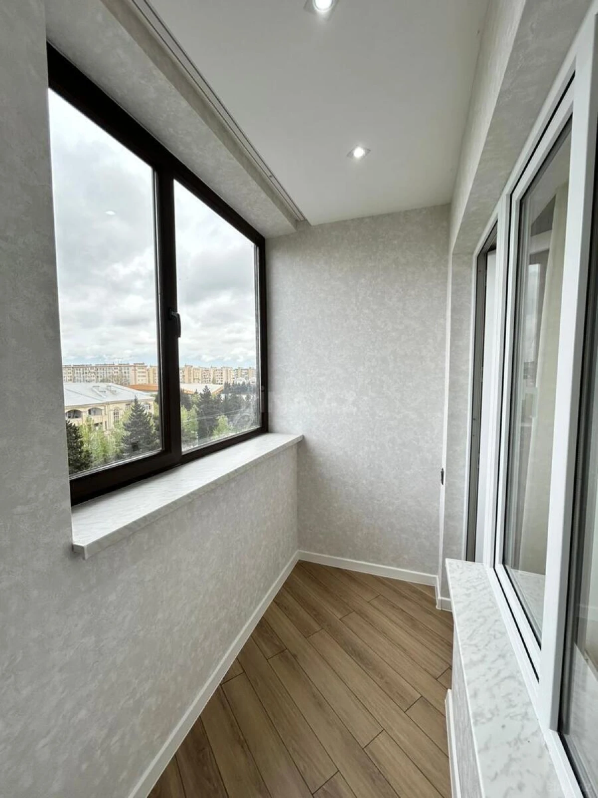 Satılır 4 otaqlı mənzil 105 m²