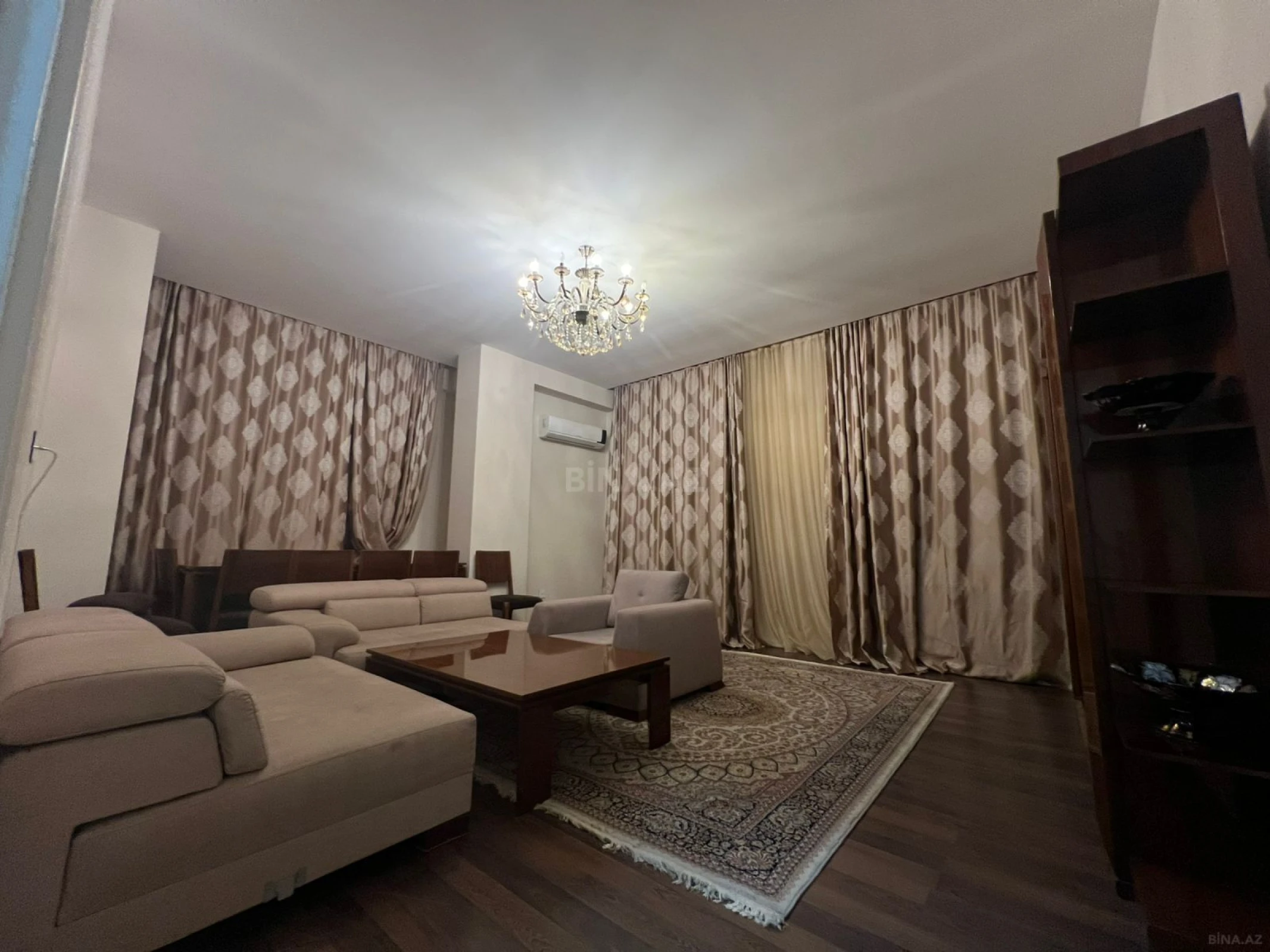 Kirayə verilir 3 otaqlı mənzil 135 m²