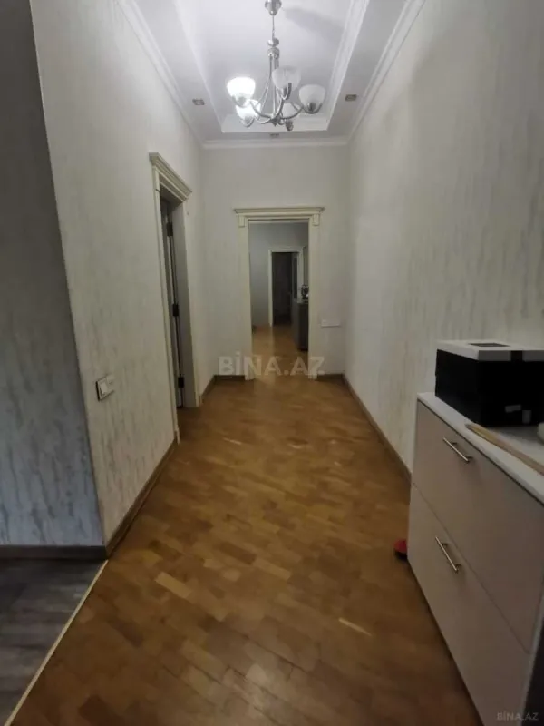 Satılır 3 otaqlı mənzil 102 m²