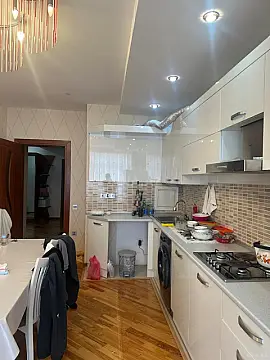 Satılır 2 otaqlı mənzil 102 m²