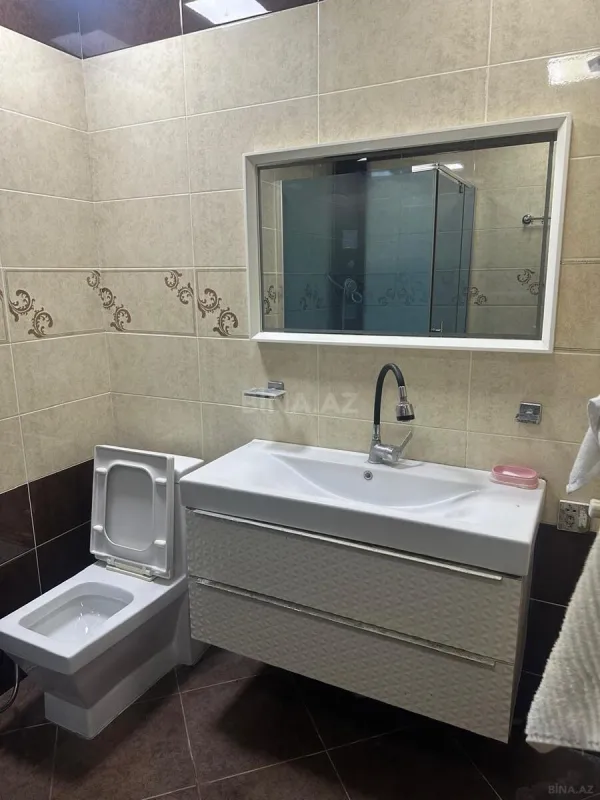 Satılır 2 otaqlı mənzil 102 m²