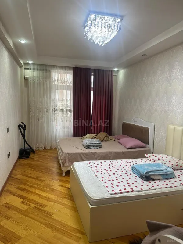 Satılır 2 otaqlı mənzil 102 m²