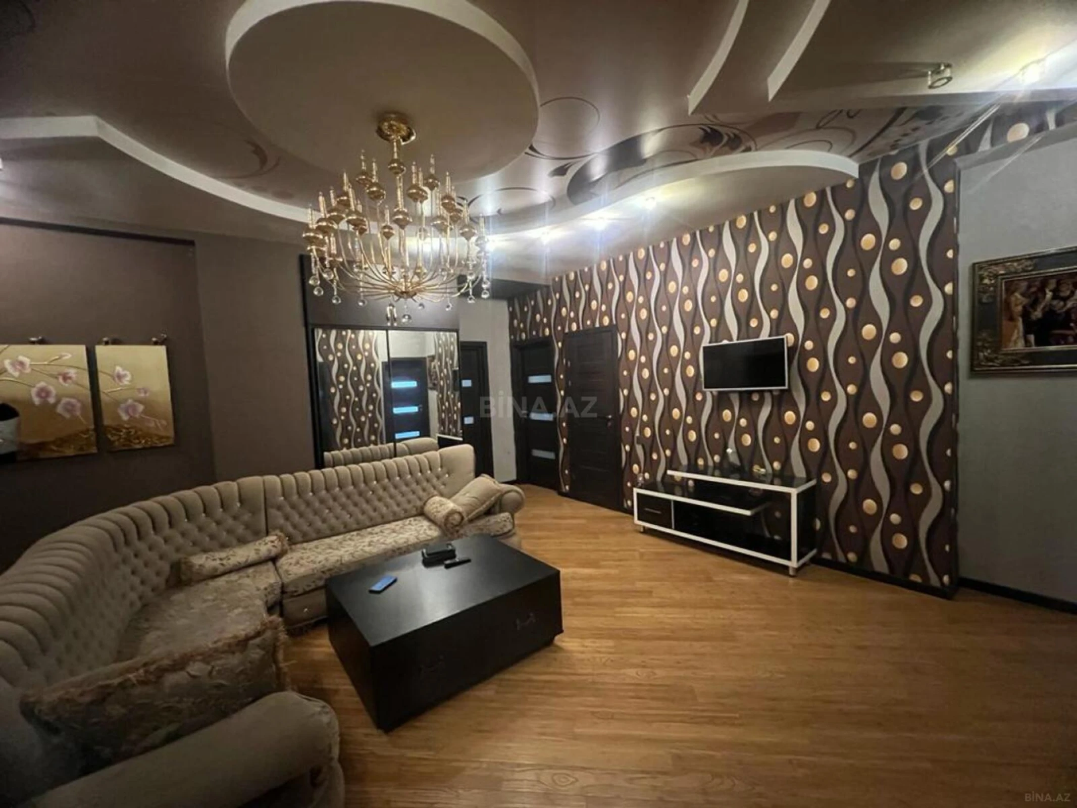 Kirayə verilir 4 otaqlı mənzil 160 m²