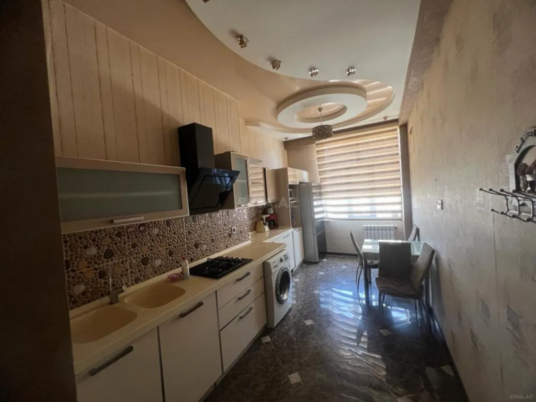 Kirayə verilir 4 otaqlı mənzil 160 m²