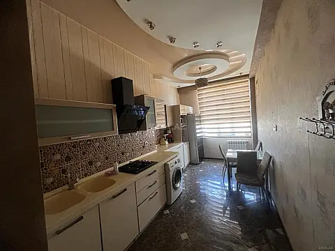 Kirayə verilir 4 otaqlı mənzil 160 m²