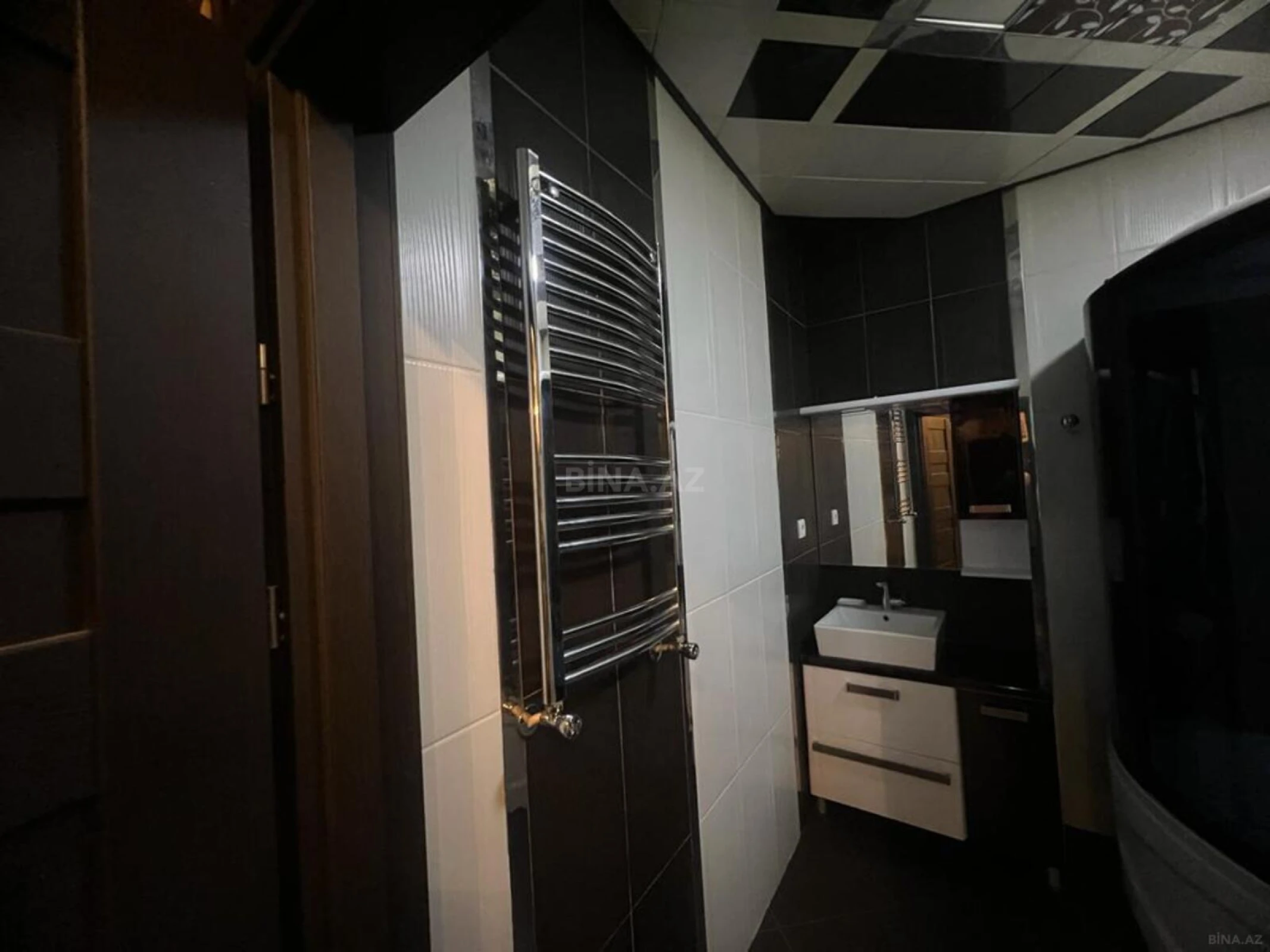 Kirayə verilir 4 otaqlı mənzil 160 m²