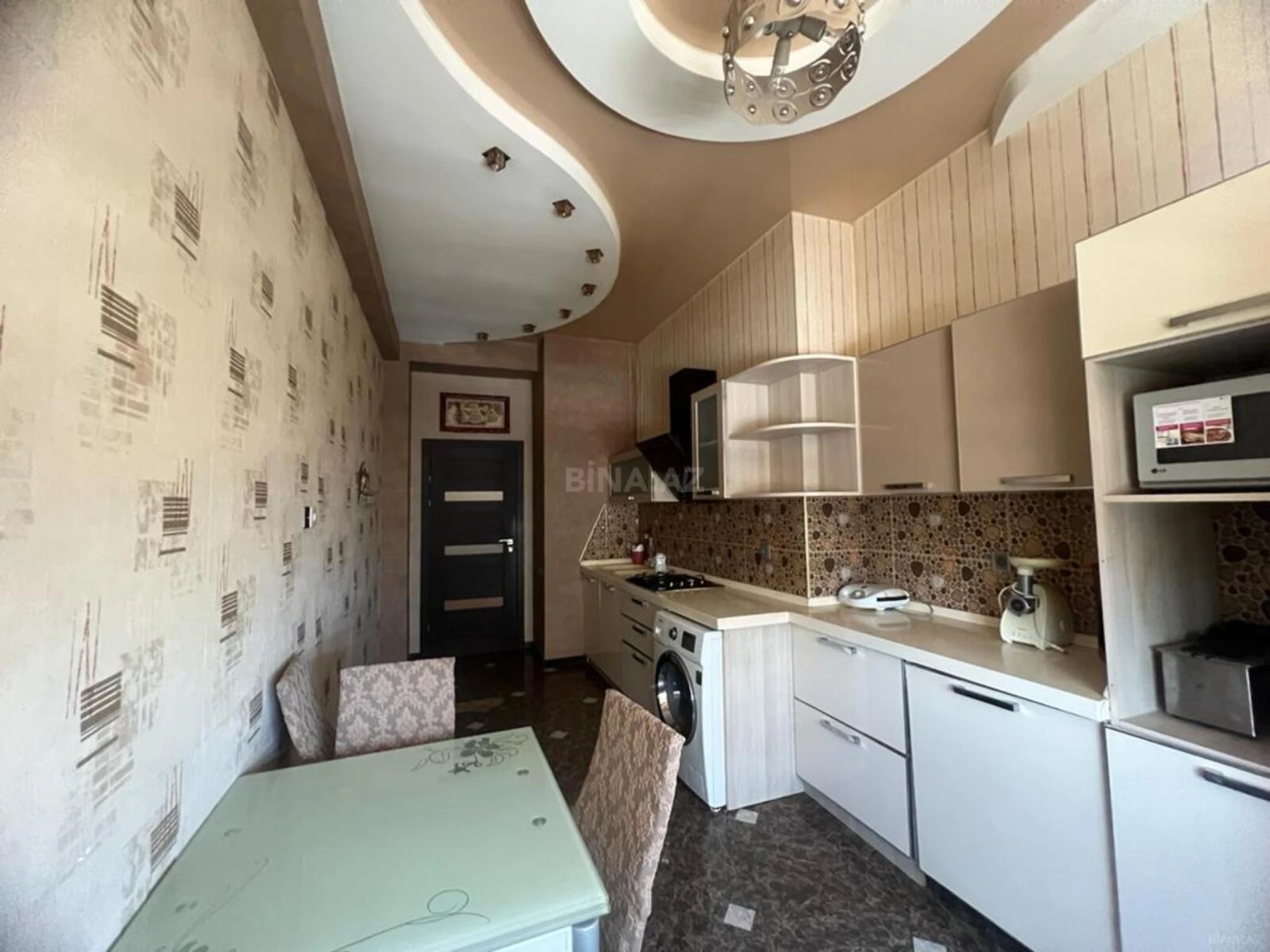 Kirayə verilir 4 otaqlı mənzil 160 m²