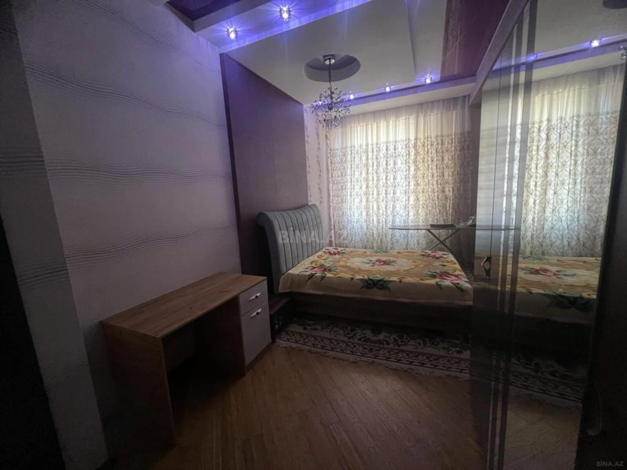 Kirayə verilir 4 otaqlı mənzil 160 m²