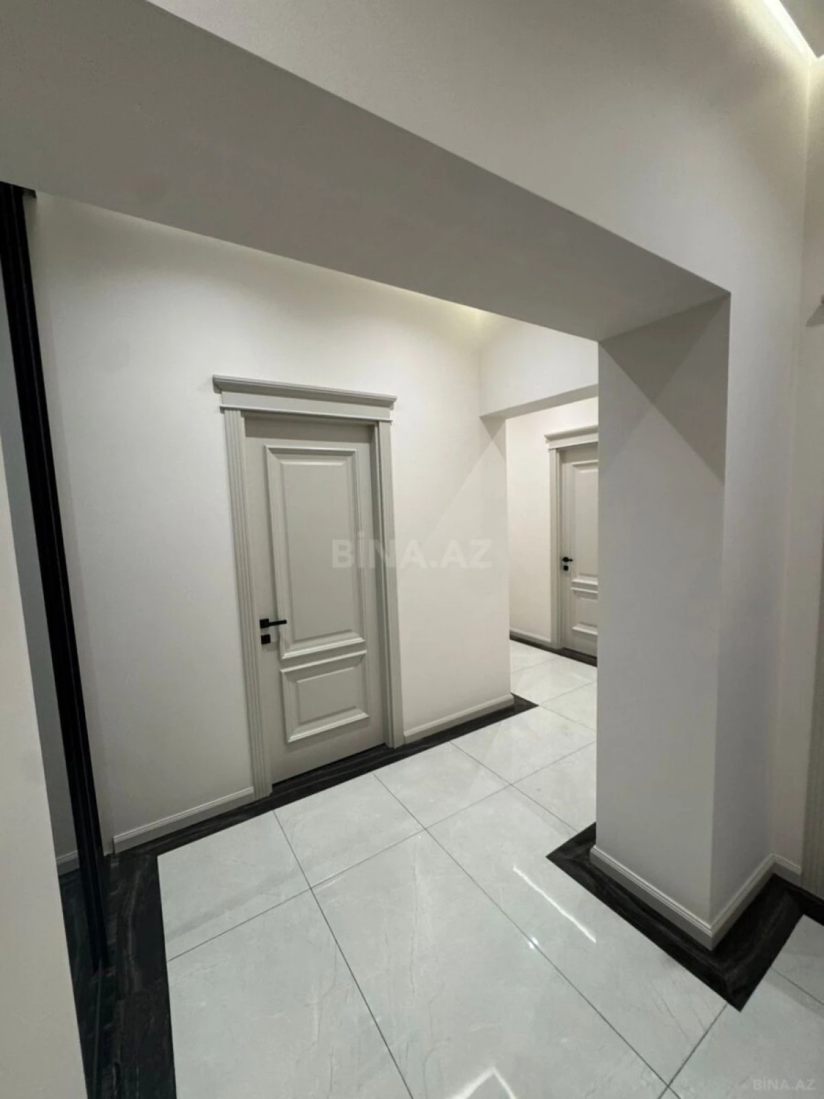 Kirayə verilir 3 otaqlı mənzil 139 m²