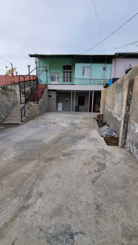 Satılır 6 otaqlı həyət evi 114 m²