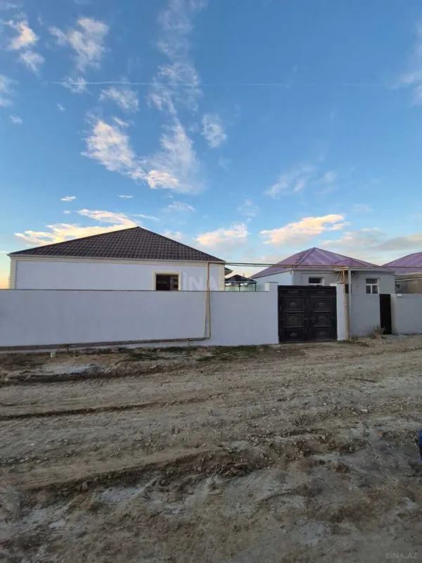 Satılır 3 otaqlı həyət evi 100 m²