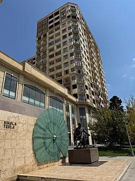 Kirayə verilir 3 otaqlı mənzil 132 m²