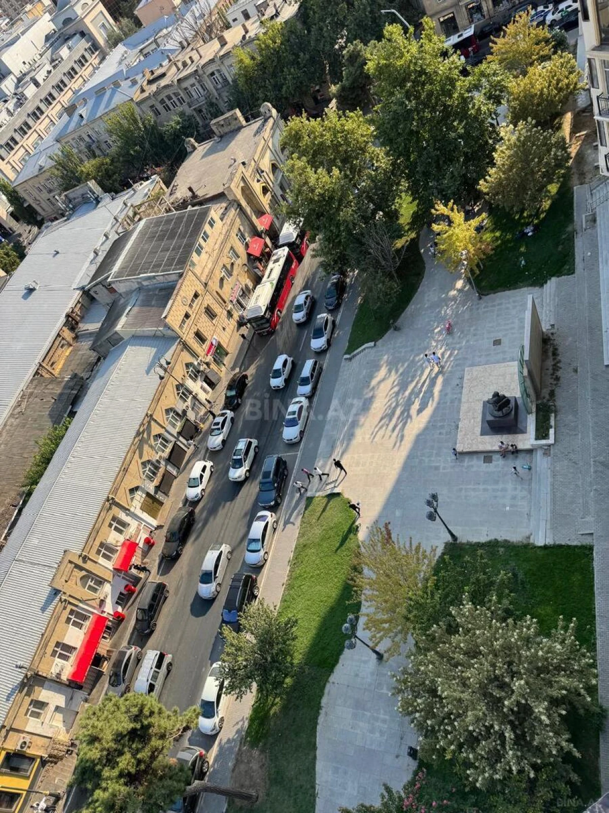 Kirayə verilir 3 otaqlı mənzil 132 m²