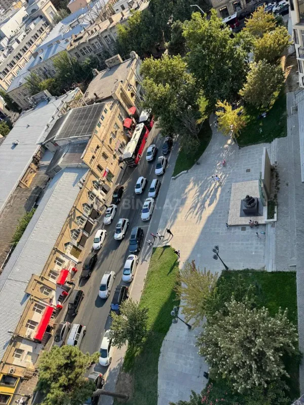 Kirayə verilir 3 otaqlı mənzil 132 m²