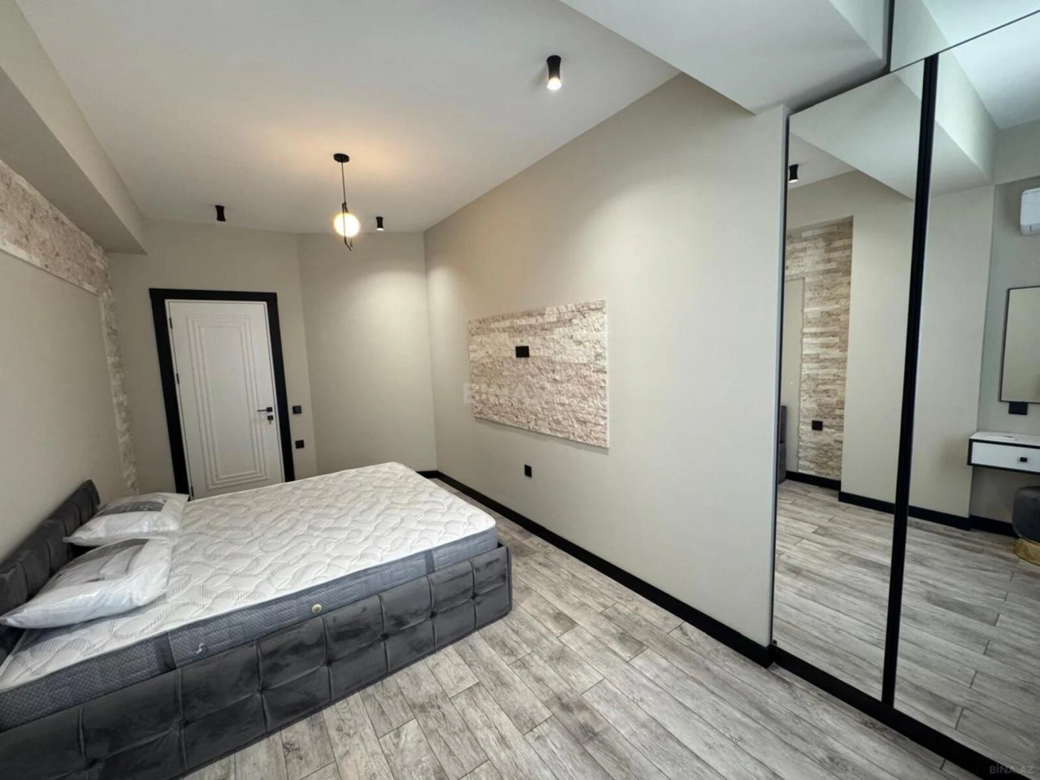 Kirayə verilir 3 otaqlı mənzil 132 m²