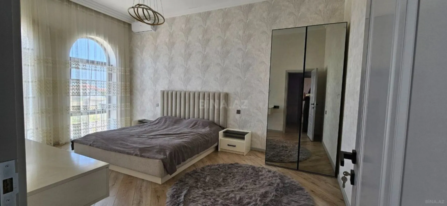 Kirayə verilir 5 otaqlı həyət evi 250 m²