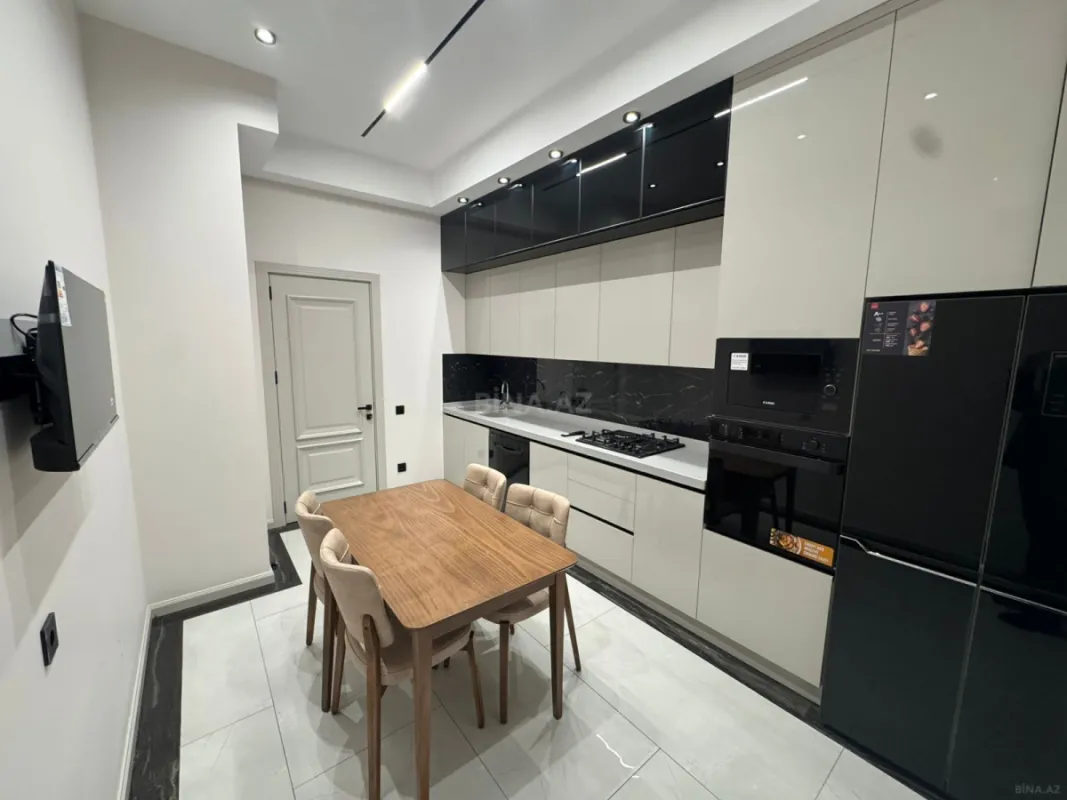 Kirayə verilir 3 otaqlı mənzil 130 m²