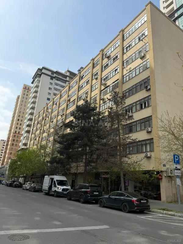 Satılır 4 otaqlı mənzil 110 m²