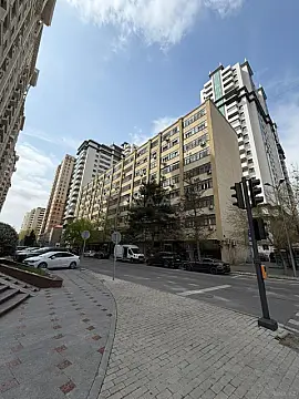 Satılır 4 otaqlı mənzil 110 m²